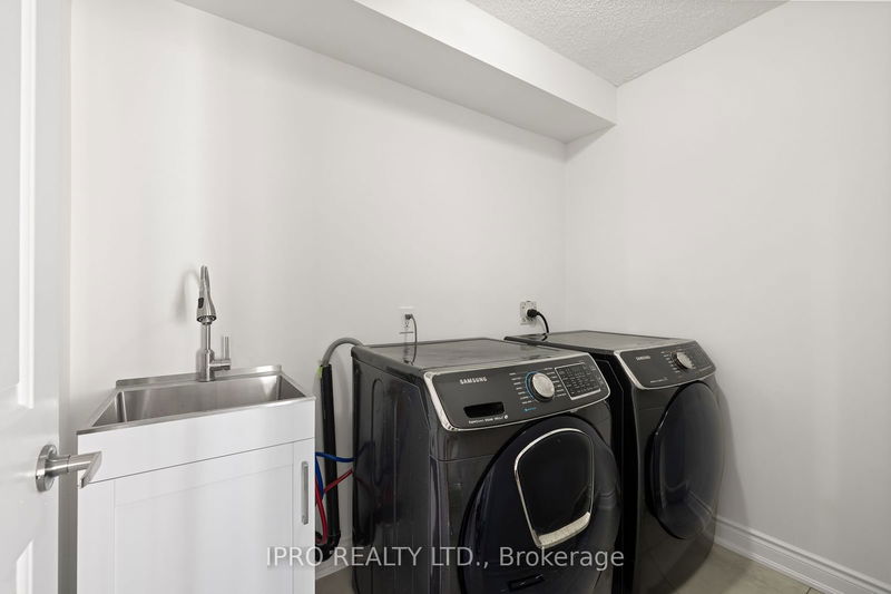 3335 Dovetail Mews  Mississauga, L5L 5E9 | Image 20