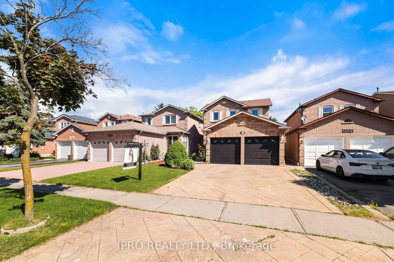 3335 Dovetail Mews  Mississauga, L5L 5E9 | Image 3