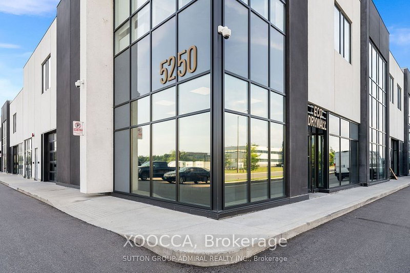 33 - 5250 Solar Dr, Mississauga, L4W 5M8 | Image 2