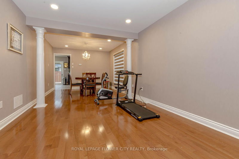 60 Legend Lane  Brampton, L6X 5B6 | Image 5