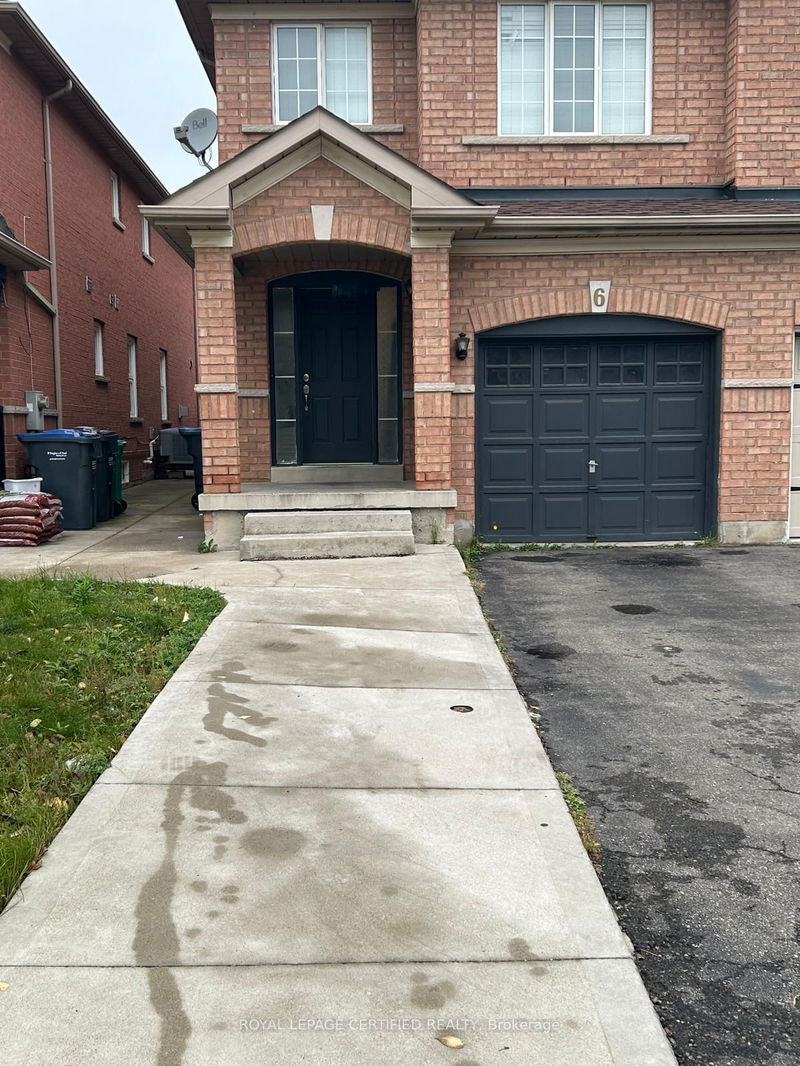 home for lease on 6 Rotunda Street