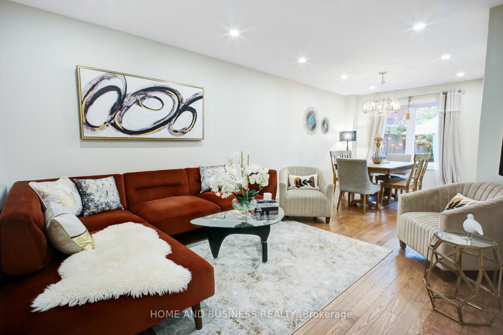 Listing Image 9