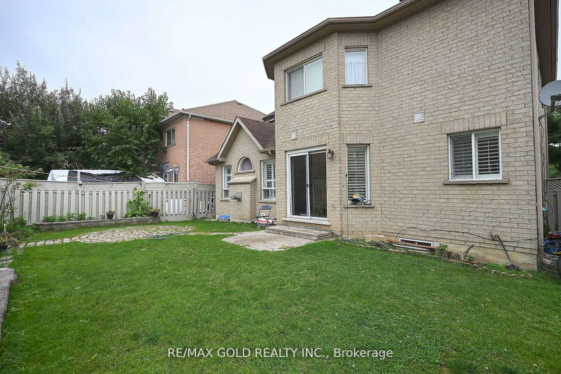 46 Mint Leaf Blvd  Brampton, L6Z 3B7 | Image 32