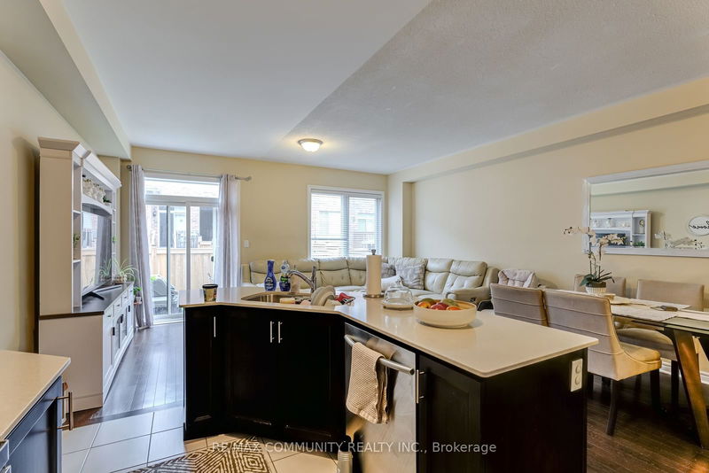 31 Padbury Tr  Brampton, L7A 4V2 | Image 12