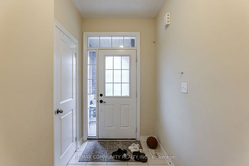 31 Padbury Tr  Brampton, L7A 4V2 | Image 3