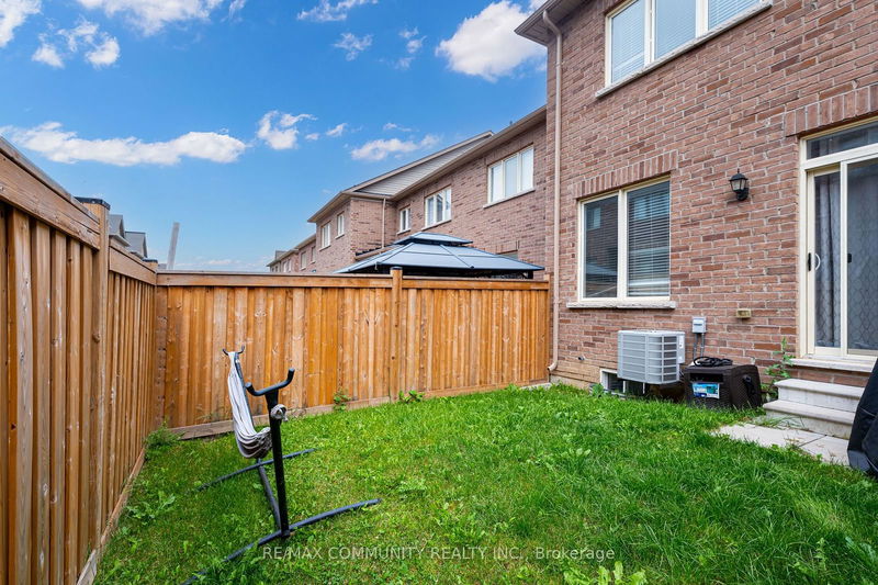 31 Padbury Tr  Brampton, L7A 4V2 | Image 39