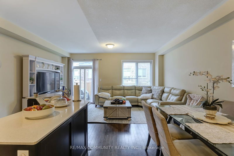 31 Padbury Tr  Brampton, L7A 4V2 | Image 5