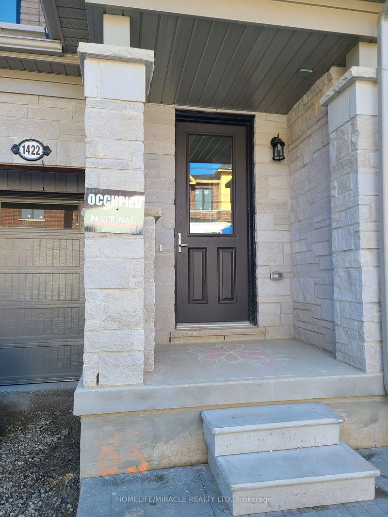 home for lease on 1422-1422 Oakmont Common