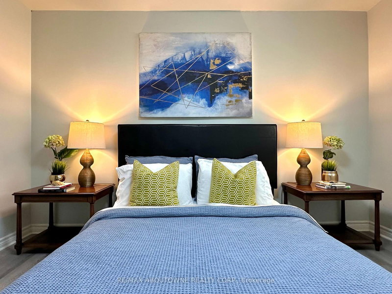 1350 Rebecca St, Oakville, L6L 1Z4 | Image 2