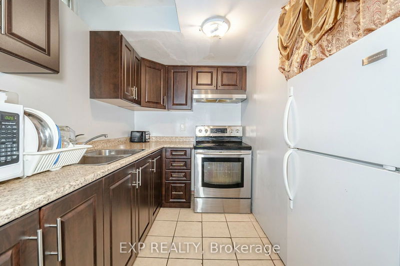 1 Sage Crt  Brampton, L6X 4J4 | Image 28