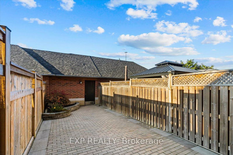 36 Rory Rd  Toronto, M6L 3G2 | Image 33