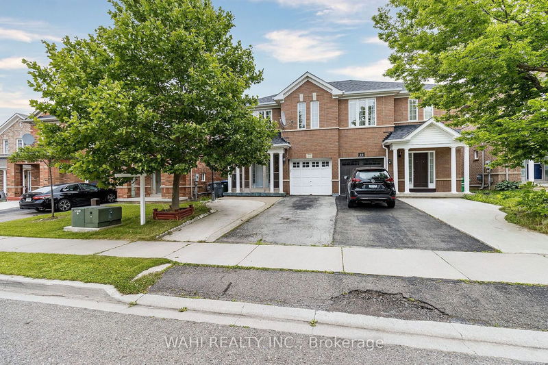 12 Tanglemere Cres  Brampton, L7A 1R7 | Image 1