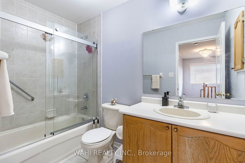 12 Tanglemere Cres  Brampton, L7A 1R7 | Image 23