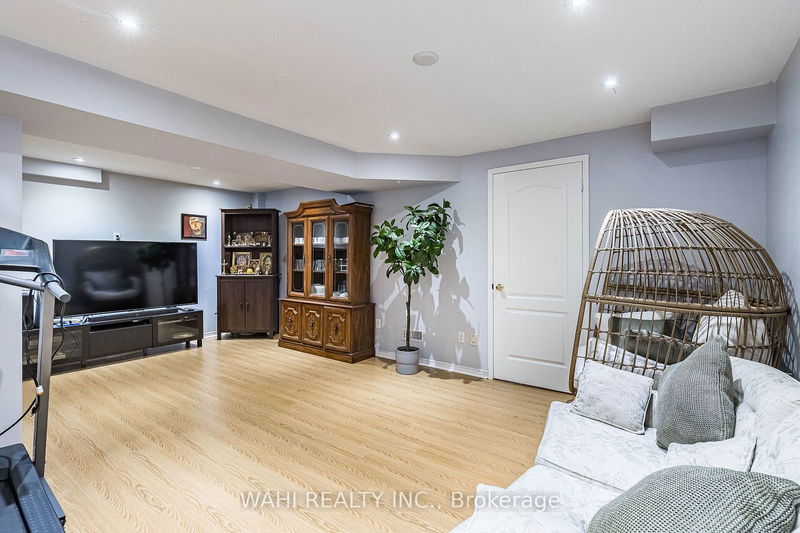 12 Tanglemere Cres  Brampton, L7A 1R7 | Image 25