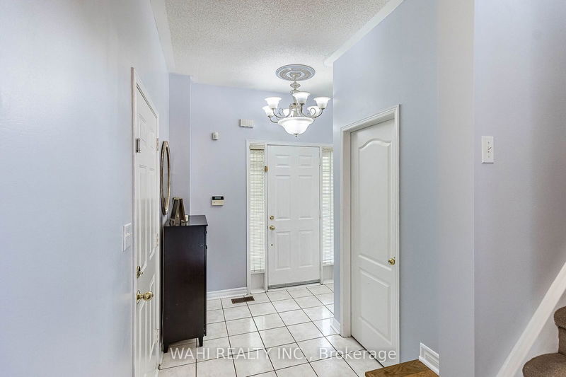 12 Tanglemere Cres  Brampton, L7A 1R7 | Image 8