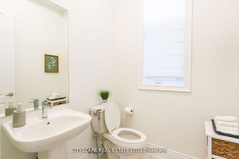 2405 Irene Cres  Oakville, L6M 5M2 | Image 10