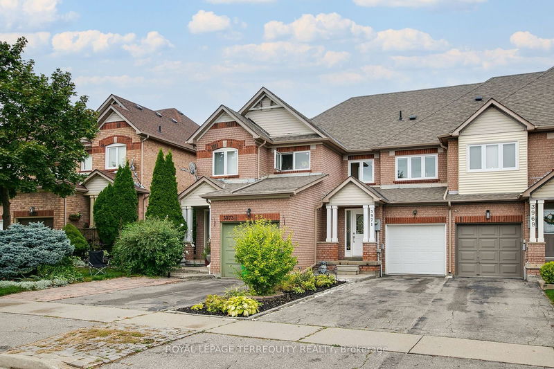 3971 Discovery Crt  Mississauga, L5N 7H8 | Image 1