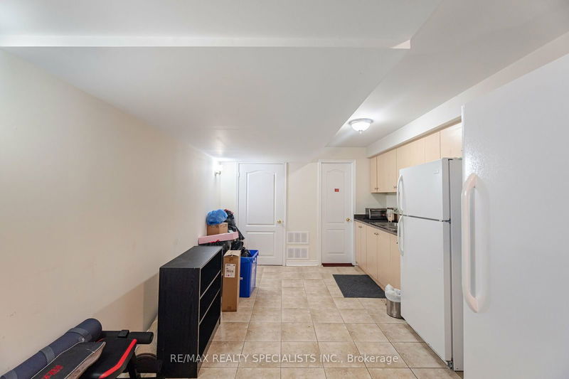 675 Thompson Rd S Milton, L9T 5W8 | Image 33