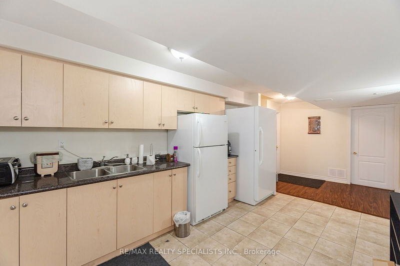 675 Thompson Rd S Milton, L9T 5W8 | Image 34