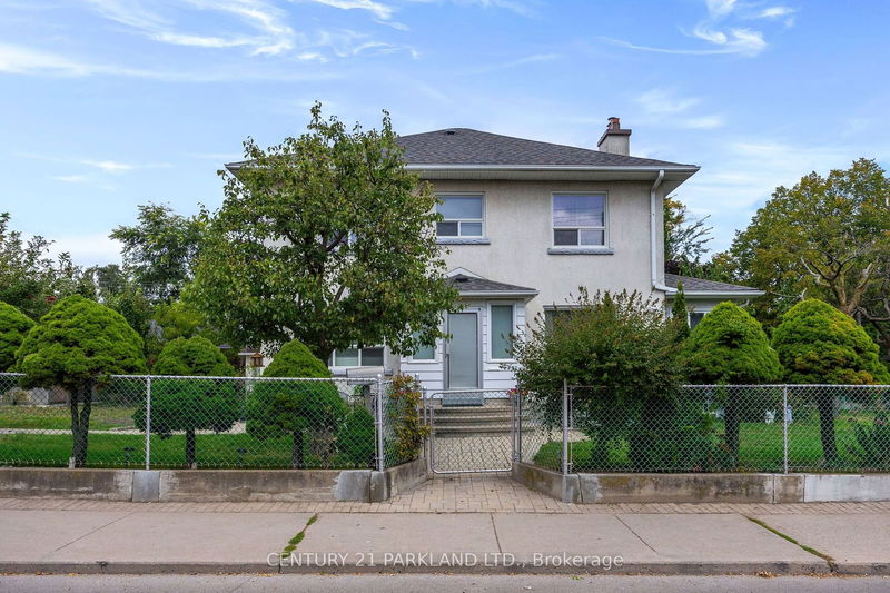 114 Rosemount Ave  Toronto, M6H 3H2 | Image 2