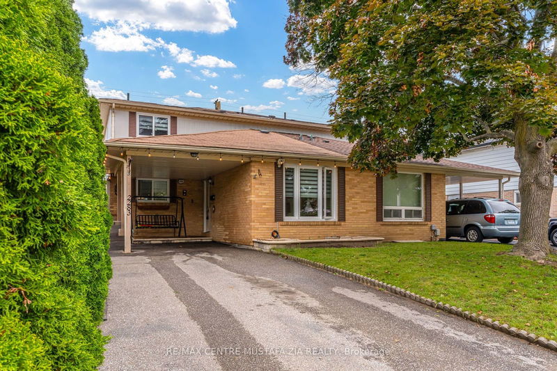 2283 Delkus Cres  Mississauga, L5A 1K8 | Image 1