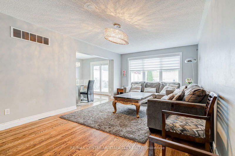 2283 Delkus Cres  Mississauga, L5A 1K8 | Image 12