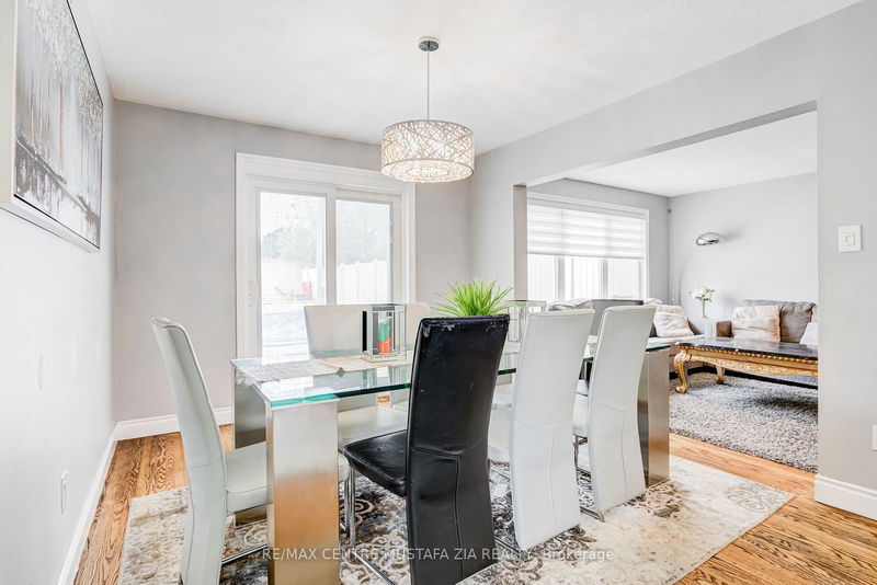 2283 Delkus Cres  Mississauga, L5A 1K8 | Image 13