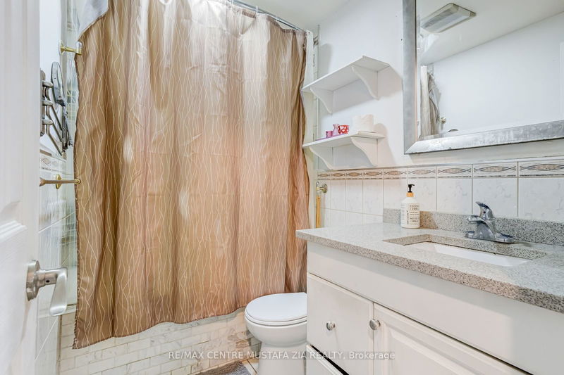 2283 Delkus Cres  Mississauga, L5A 1K8 | Image 23