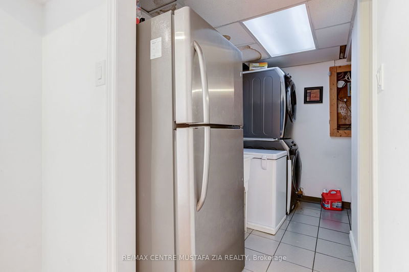 2283 Delkus Cres  Mississauga, L5A 1K8 | Image 30