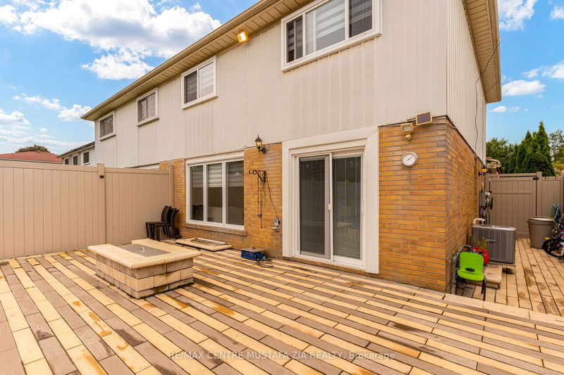 2283 Delkus Cres  Mississauga, L5A 1K8 | Image 34