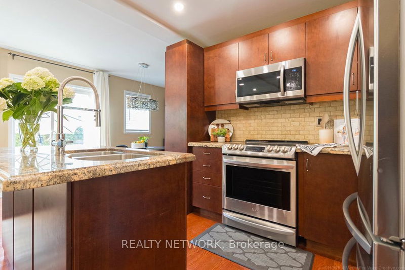 2402 Curtis Rd  Burlington, L7L 7M5 | Image 12