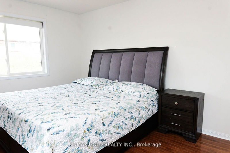 14 Coachlight Cres  Brampton, L6P 2Y6 | Image 18