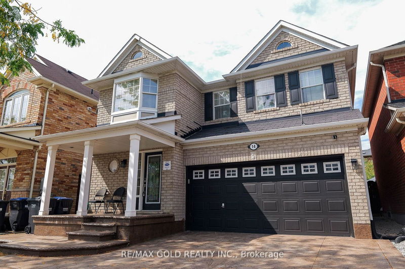 14 Coachlight Cres  Brampton, L6P 2Y6 | Image 2