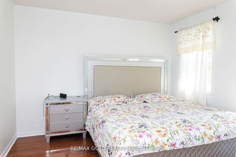 14 Coachlight Cres  Brampton, L6P 2Y6 | Image 21