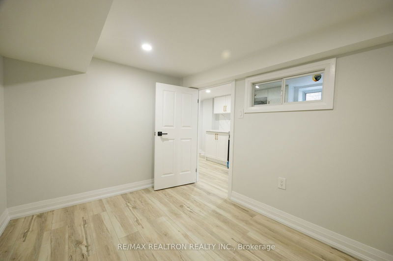 77 Hatherley Rd  Toronto, M6E 1V8 | Image 20