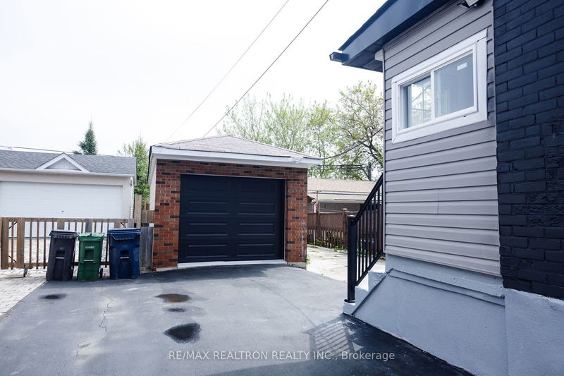 77 Hatherley Rd  Toronto, M6E 1V8 | Image 25