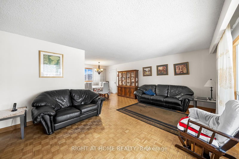 3043 Eighth Line  Oakville, L6H 7H5 | Image 4