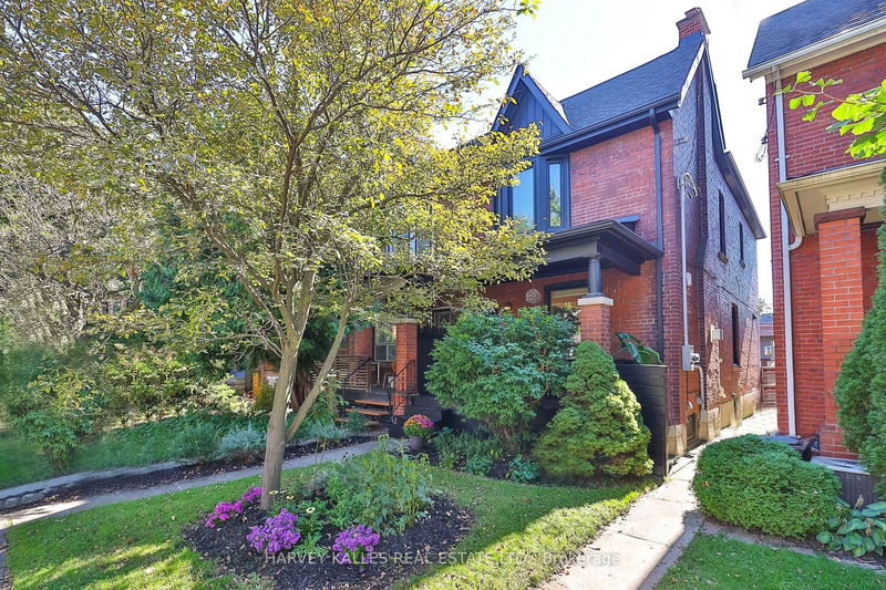 29 Geoffrey St, Toronto, Ontario (MLS W9374733)