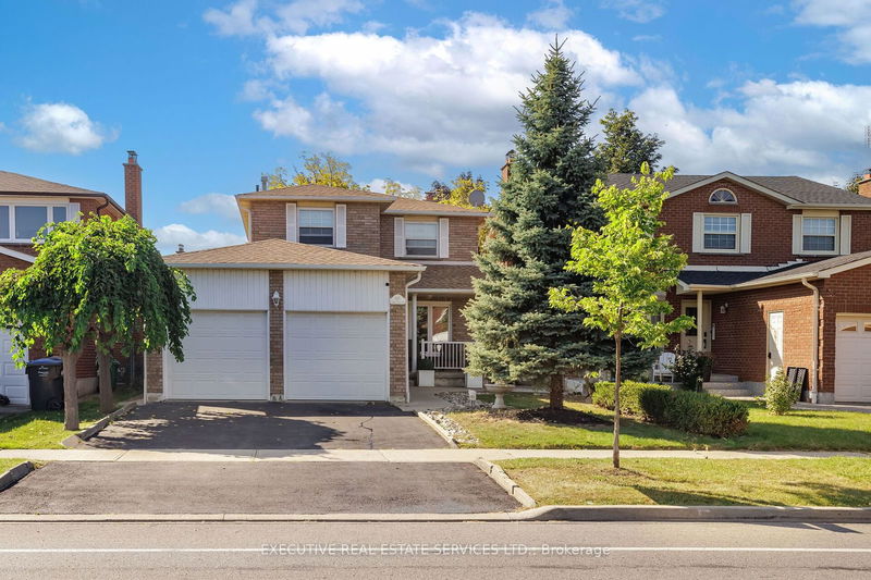 197 Vodden St W Brampton, L6X 2W8 | Image 1