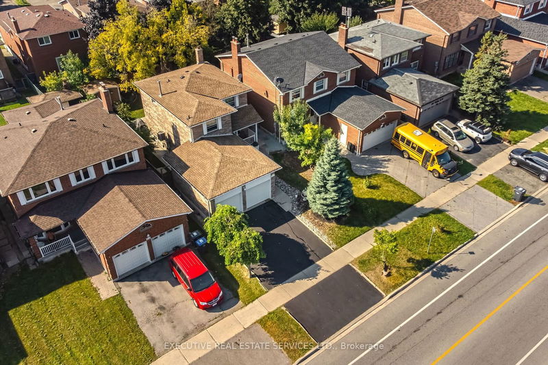 197 Vodden St W Brampton, L6X 2W8 | Image 2