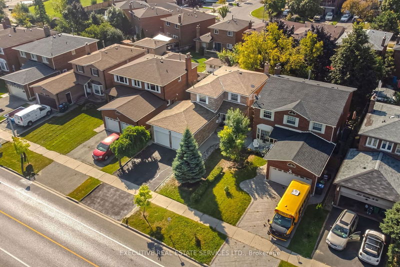 197 Vodden St W Brampton, L6X 2W8 | Image 3