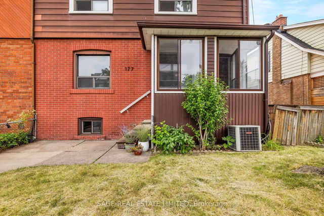 177 Harvie Avenue