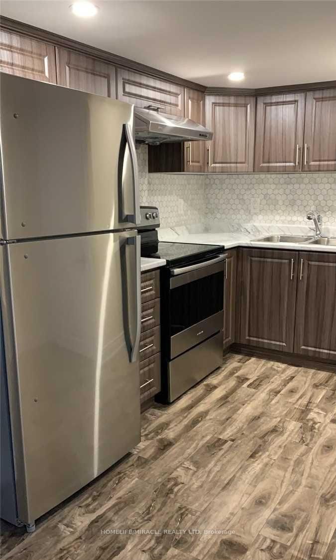 28 Faders Dr, Brampton, L7A 4Y2 | Image 2