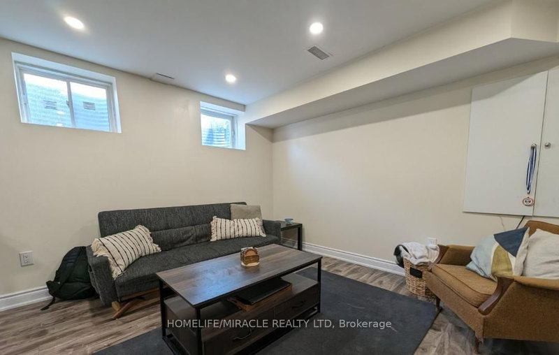 28 Faders Dr, Brampton, L7A 4Y2 | Image 3