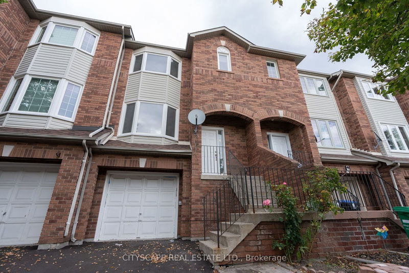 7 Dino Crt  Brampton, L6Y 4X6 | Image 1