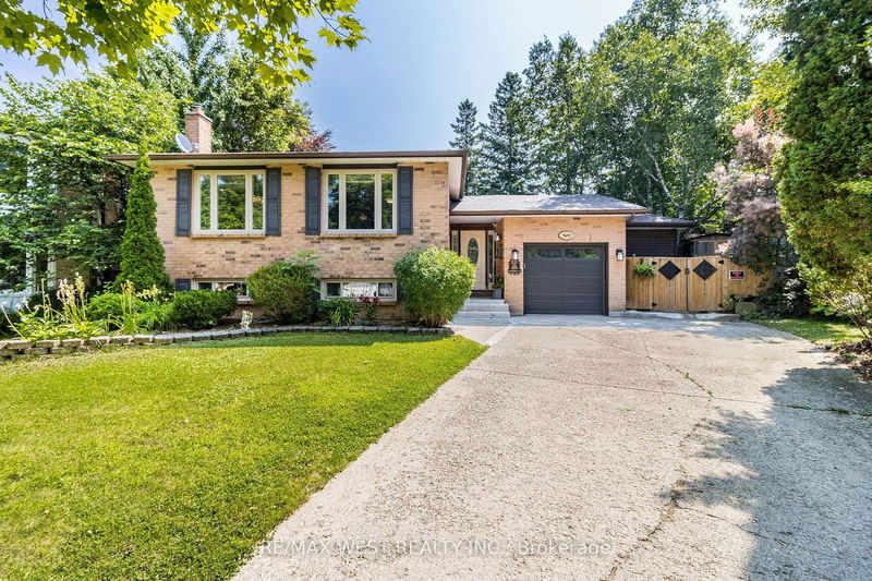 8 Adams Crt  Halton Hills, L7J 2V8 | Image 1