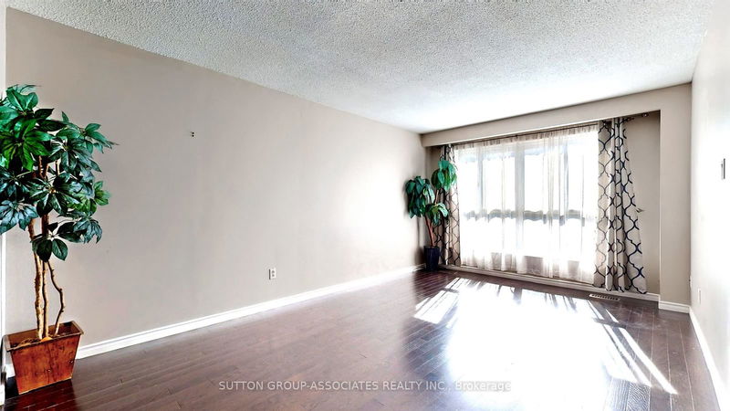  81 - 615 Rathburn Rd E Toronto, M9C 3T5 | Image 4