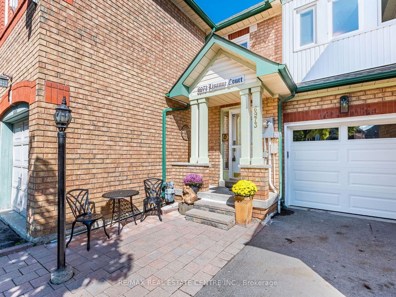 6973 Lisanne Crt  Mississauga, L5N 6Z7 | Image 2