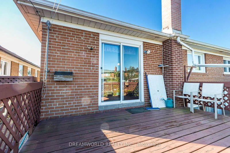 44 Watney Cres  Toronto, M3L 2C9 | Image 23