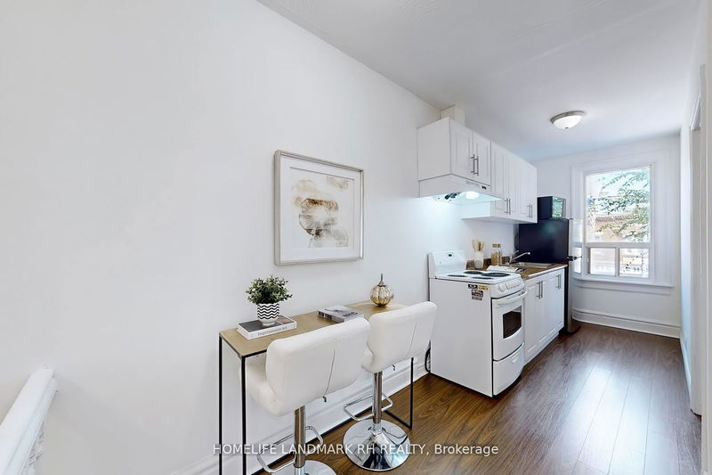 2179 Dundas St W Toronto, M6R 1X5 | Image 12